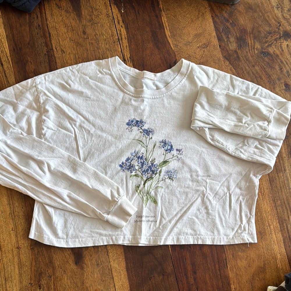 Floral Graphic Long Sleeve Crop Top